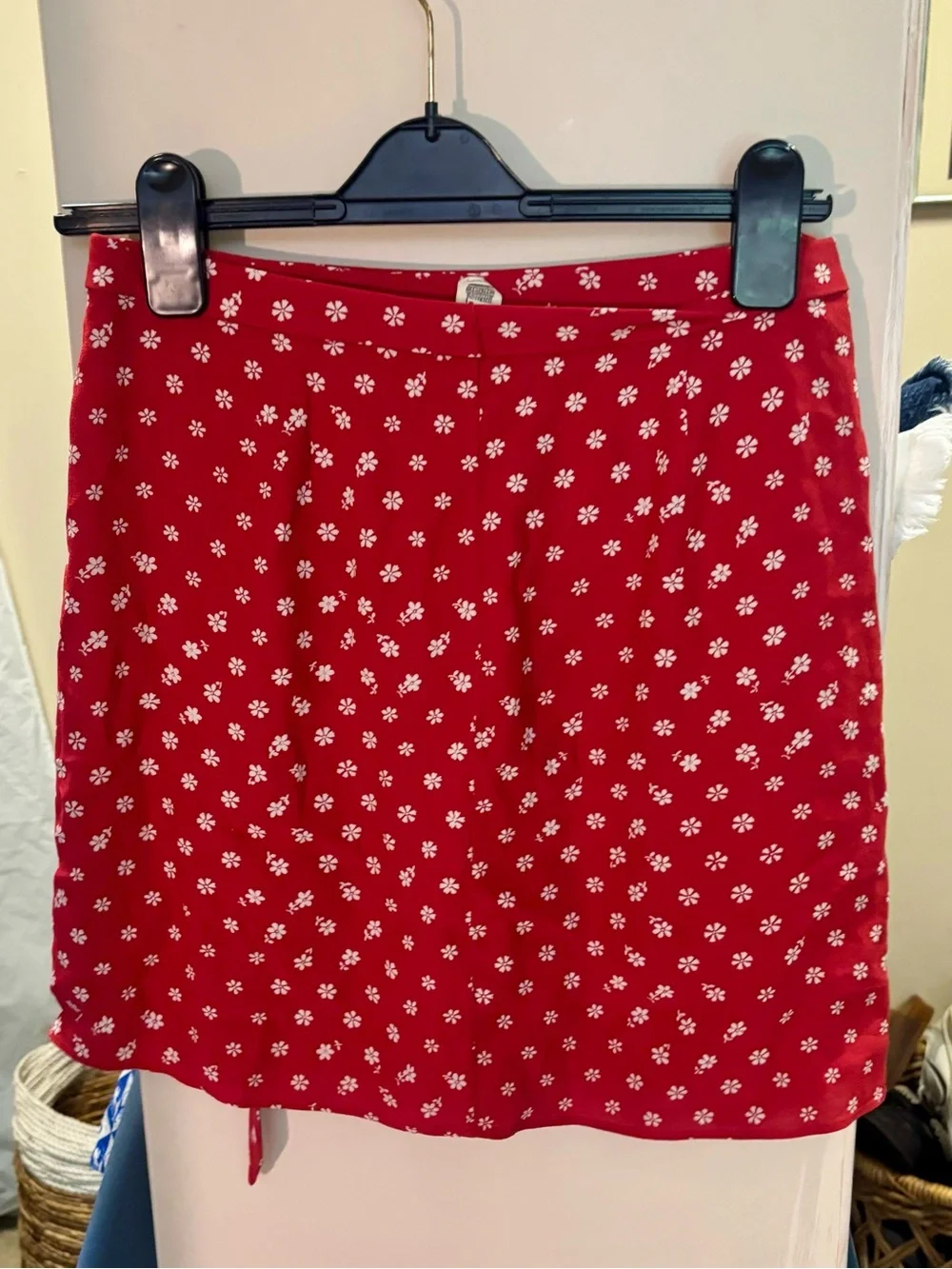 Madewell Wrap Mini Skirt in Bandana Flower Size 4 Red White Floral - Picture 4 of 5